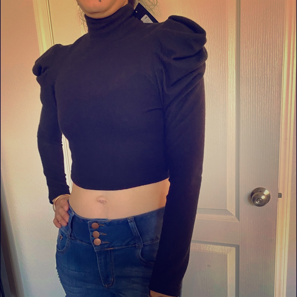 Never worn beautiful long sleeve top